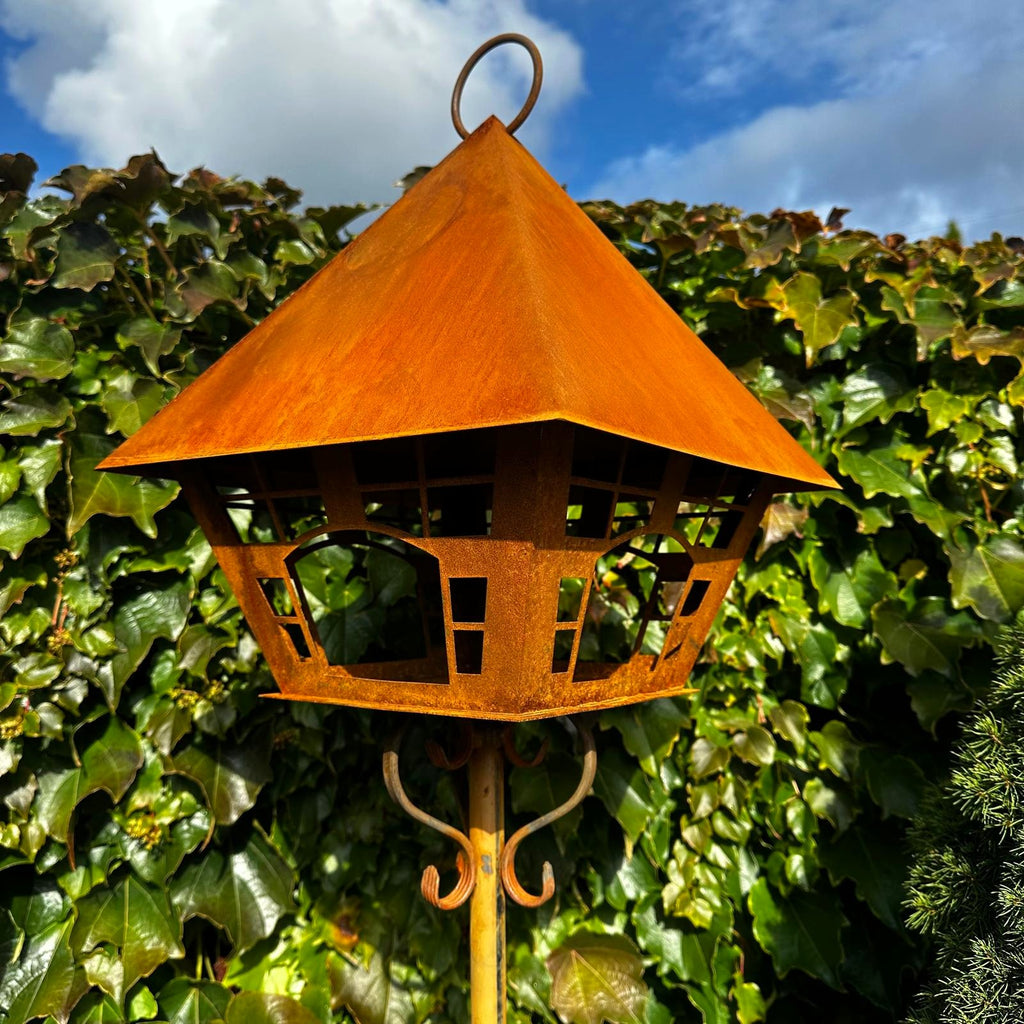 Vogelhaus „Klassisch” auf Stab